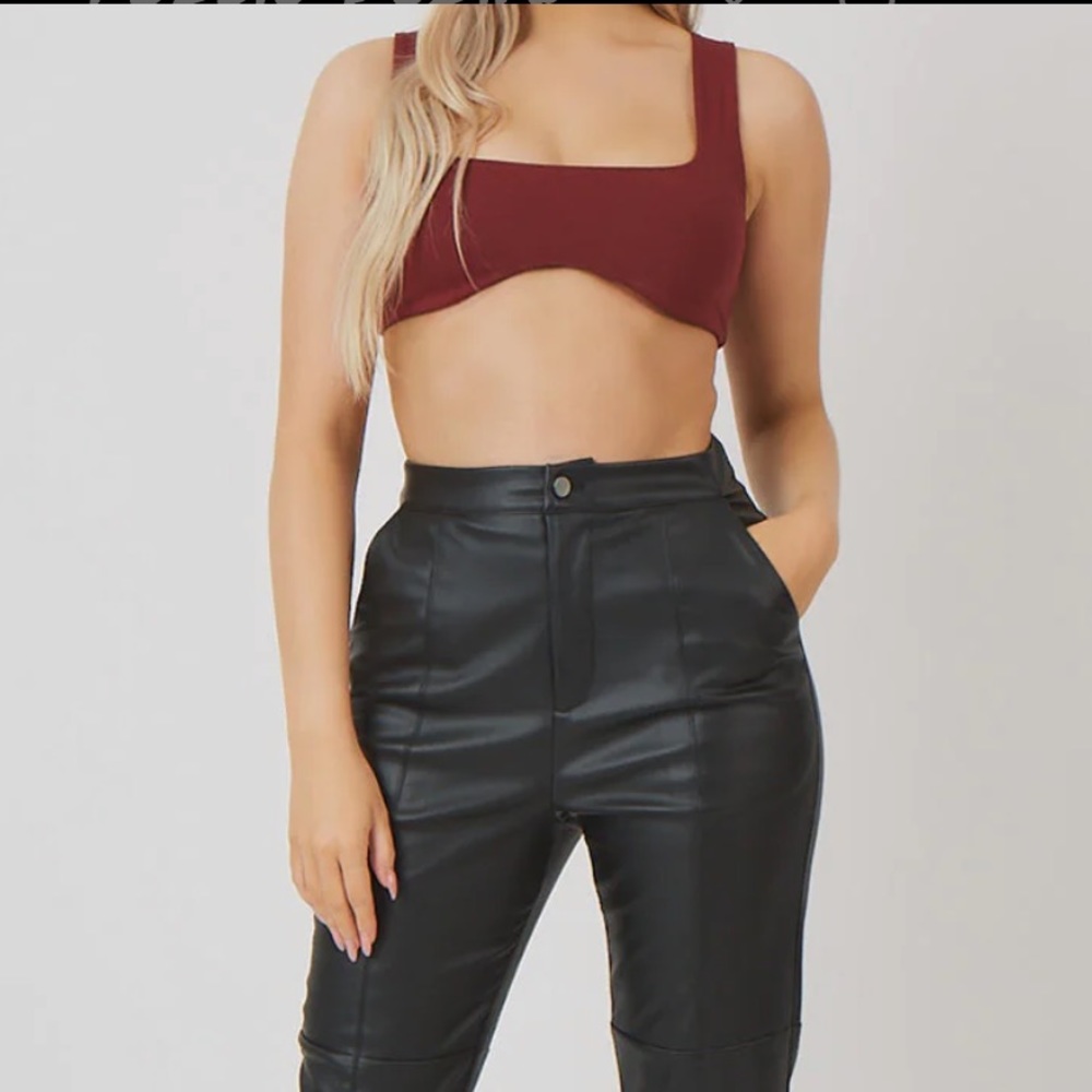 Underbust Detail Crop Top Port NWT 🌸